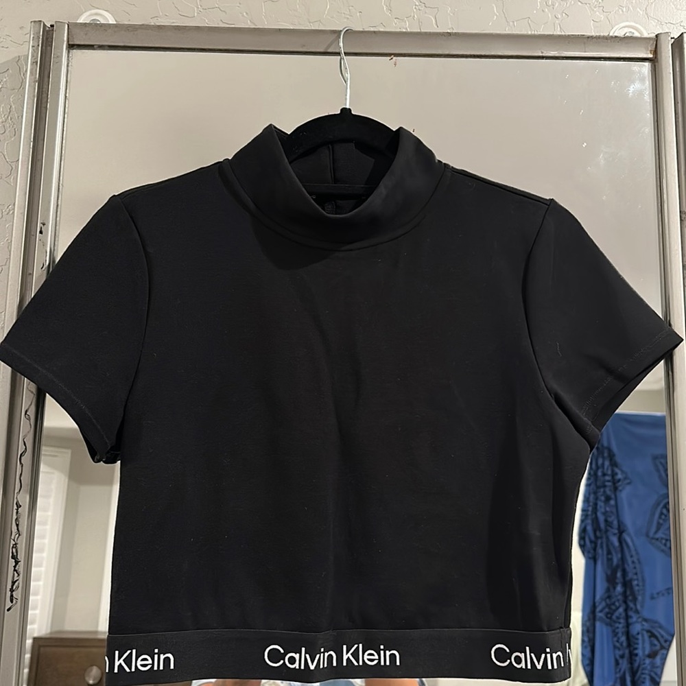 Woman’s size medium crop top high neck blouse